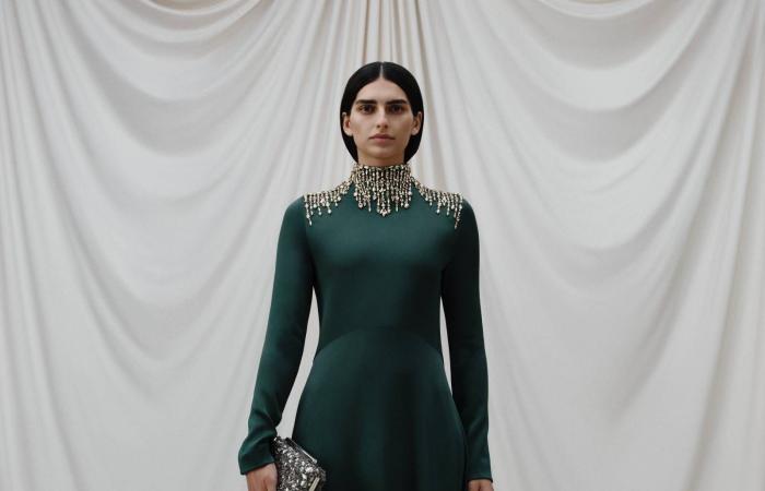 هل
      يفقد
      الشرق
      الأوسط
      مكانته
      مركزاً
      للموضة
      العالمية؟