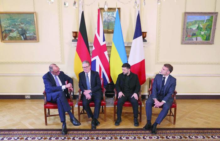 ماكرون
      يحث
      إسرائيل
      ولبنان
      على
      خفض
      التصعيد