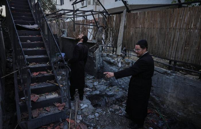 الجيش
      اللبناني
      يوقف
      27
      شخصاً
      لحيازتهم
      أسلحة
      بعد
      حظر
      أنشطة
      «حزب
      الله»
      العسكرية