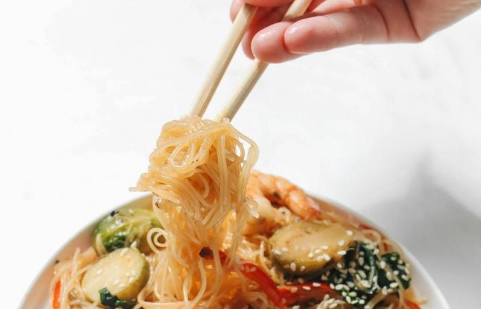 هل
      يُمكن
      بناء
      العضلات
      مع
      تقليل
      السعرات
      الحرارية؟
      خبراء
      يجيبون