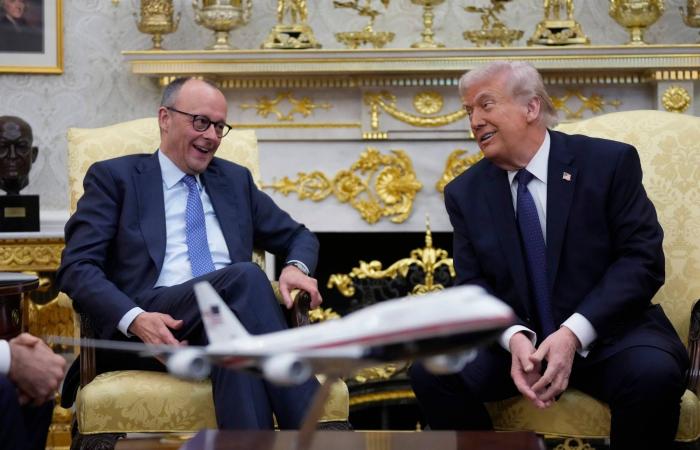 بوتين
      يلمح
      إلى
      وقف
      توريد
      الغاز
      إلى
      الأسواق
      الأوروبية