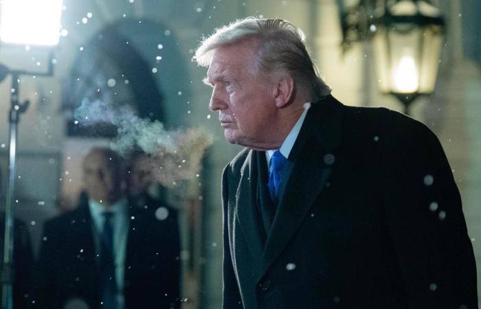 ترمب
      يحاول
      «تبريد»
      الغليان
      في
      قاعدته
      حيال
      الحرب