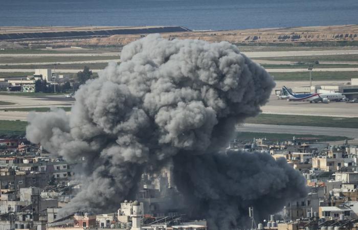 لبنان.. تصاعد الدخان قرب مطار بيروت الدولي