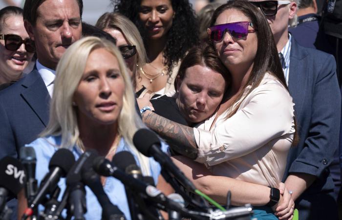 ترمب
      يحاول
      «تبريد»
      الغليان
      في
      قاعدته
      حيال
      الحرب