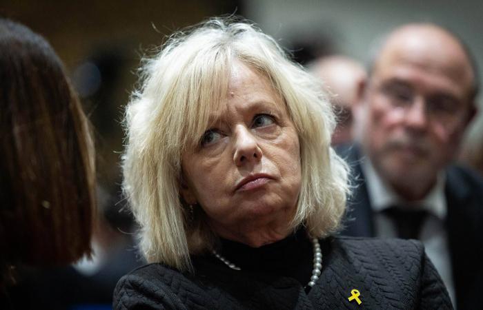 نتنياهو
      يتحدى
      القضاء:
      بن
      غفير
      سيبقى
      في
      منصبه