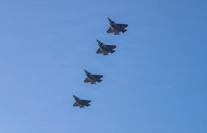 إسرائيل:
      عدد
      الصواريخ
      التي
      تطلقها
      إيران
      يتناقص
      كل
      يوم