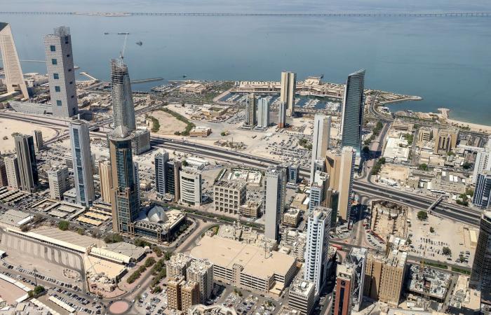 تسرّب المياه إلى ناقلة نفط راسية قبالة سواحل الكويت إثر "انفجار كبير"