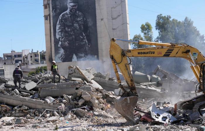 إسرائيل
      تربك
      لبنان
      و«حزب
      الله»
      بالمطالبة
      بإخلاء
      الضاحية
      الجنوبية