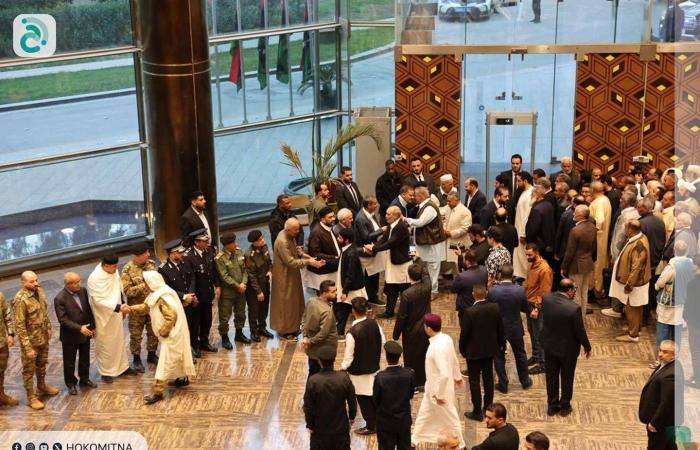 البرهان
      يتوعد
      بحسم
      جماعة
      إسلامية
      دعت
      للقتال
      مع
      إيران