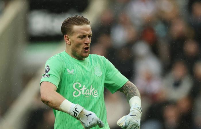 «فيفا»
      يسمح
      بعرض
      إعلانات
      تلفزيونية
      في
      استراحة
      شرب
      الماء
      بـ«كأس
      العالم»