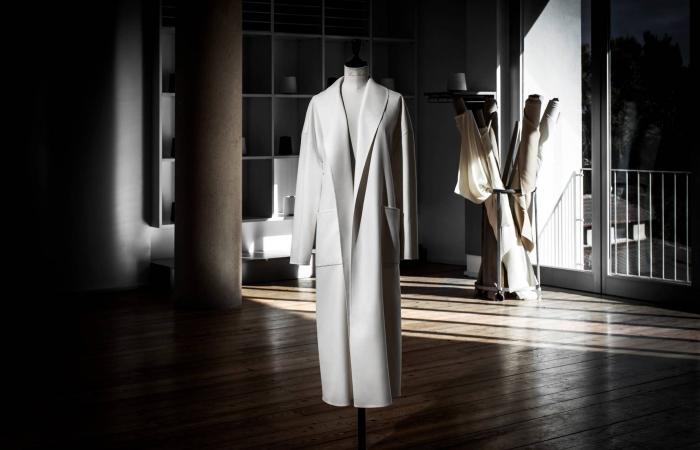 كيف
      جسّدت
      «لورو
      بيانا»
      روح
      السفر
      والترحال
      في
      مجموعتها
      لخريف
      2026
      وشتاء
      2027؟