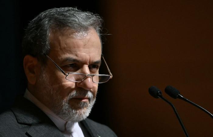 وزير خارجية إيران: نحن مستعدون "وننتظر" أي غزو أمريكي لأراضينا