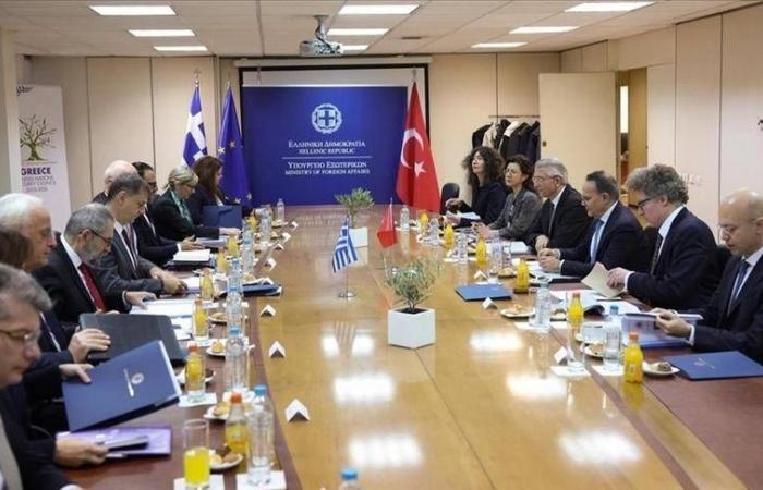 تركيا
      تحذر
      من
      المساس
      بوضع
      جزر
      بحر
      إيجه
      منزوعة
      السلاح