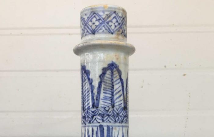 اكتشاف شحنة ضخمة من الخزف الأزرق والأبيض النادر في حطام سفينة