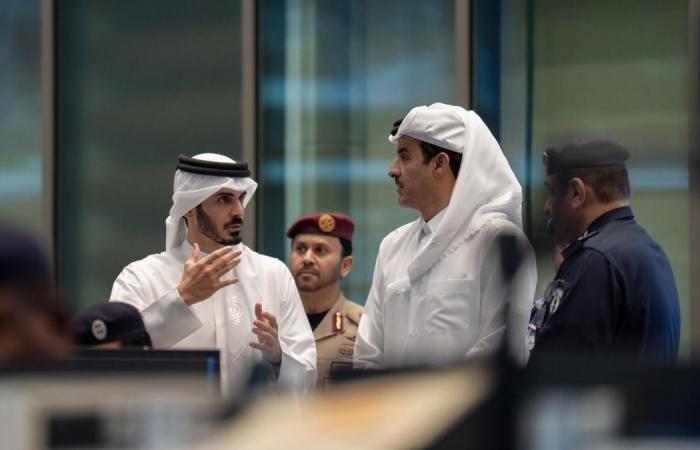 وزير الداخلية: سمو الأمير اطلع على سير العمليات ومستوى الجاهزية بمركز القيادة الوطني