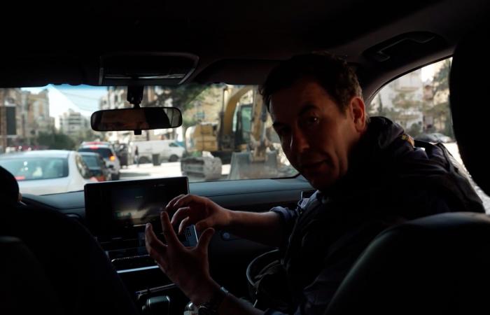 شاهد رد فعل فريق CNN في جنوب بيروت لحظة التحذير من غارة إسرائلية وشيكة