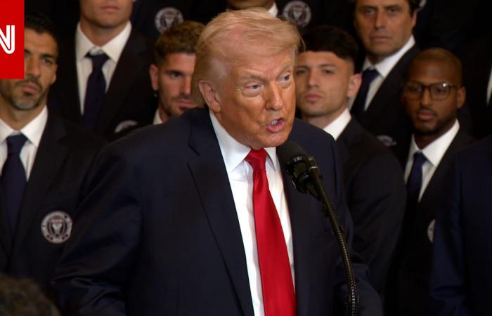 متابعة: ترامب: إيران خسرت أسطولها البحري ومضادات الطائرات.. وأرادوا صفقة لكنهم "متأخرون قليلاً"