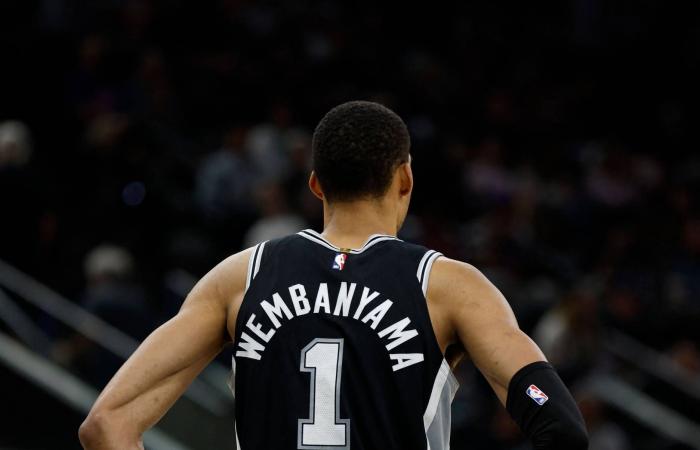 «إن
      بي
      إيه»:
      رغم
      الهزيمة...
      ليبرون
      جيمس
      يحطّم
      رقماً
      قياسياً
      جديداً