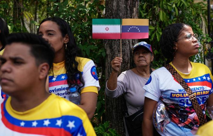 ترمب
      يلمح
      إلى
      احتمال
      نشر
      قوات
      برية
      في
      إيران