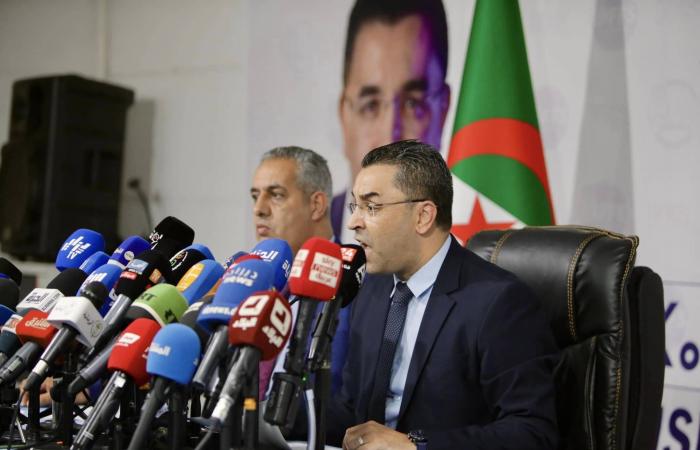 تونس
      تعلن
      عودة
      1715
      مقاتلاً
      من
      بؤر
      التوتر