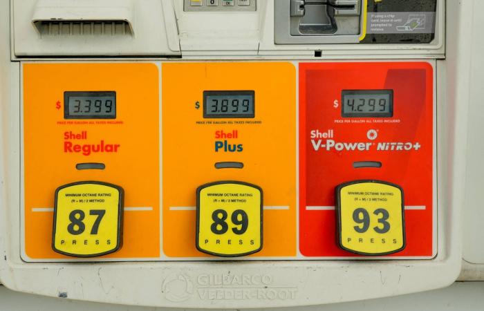 «غولدمان
      ساكس»
      يتوقع
      تخطي
      أسعار
      النفط
      100
      دولار
      خلال
      أيام