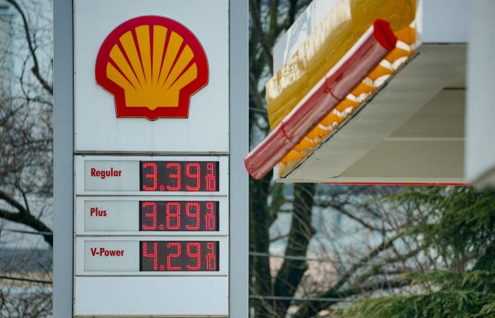 «غولدمان
      ساكس»
      يتوقع
      تخطي
      أسعار
      النفط
      100
      دولار
      خلال
      أيام