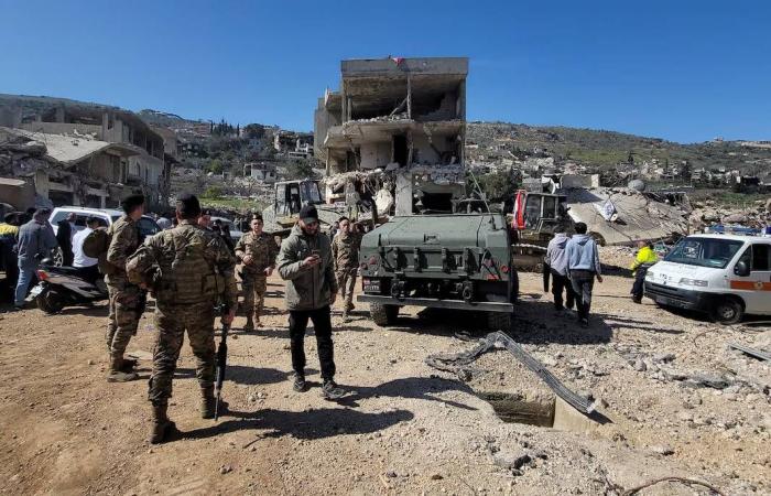 انتقادات
      واسعة
      للجيش
      اللبناني
      بسبب
      تأخره
      في
      نزع
      سلاح
      «حزب
      الله»