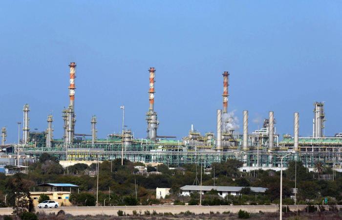 طفرة
      النفط
      في
      ليبيا...
      آمال
      اقتصادية
      يهددها
      الصراع
      على
      العوائد