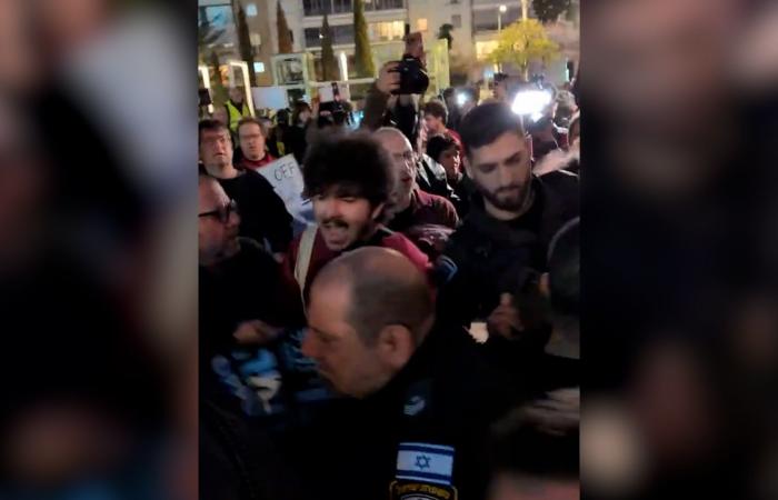 إسرائيل.. متظاهرون ضد الحرب مع إيران يحتجون لإسماع صوتهم