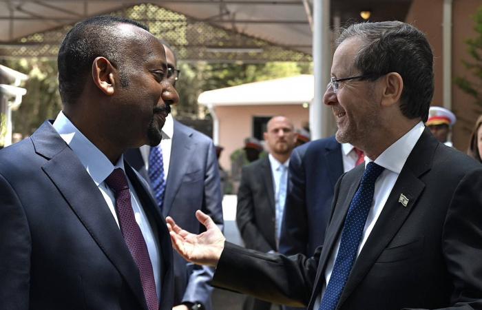 صافرات
      الإنذار
      تدوي
      في
      إسرائيل
      إثر
      إطلاق
      صواريخ
      من
      إيران