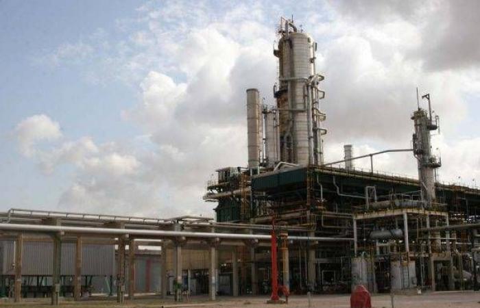 طفرة
      النفط
      في
      ليبيا...
      آمال
      اقتصادية
      يهددها
      الصراع
      على
      العوائد