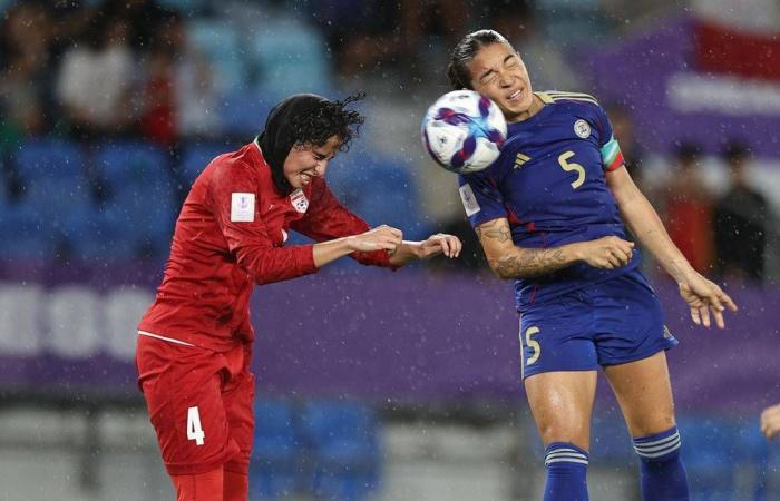 بعد
      رفض
      النشيد...
      هل
      لاعبات
      منتخب
      إيران
      في
      خطر
      عند
      العودة
      لطهران؟