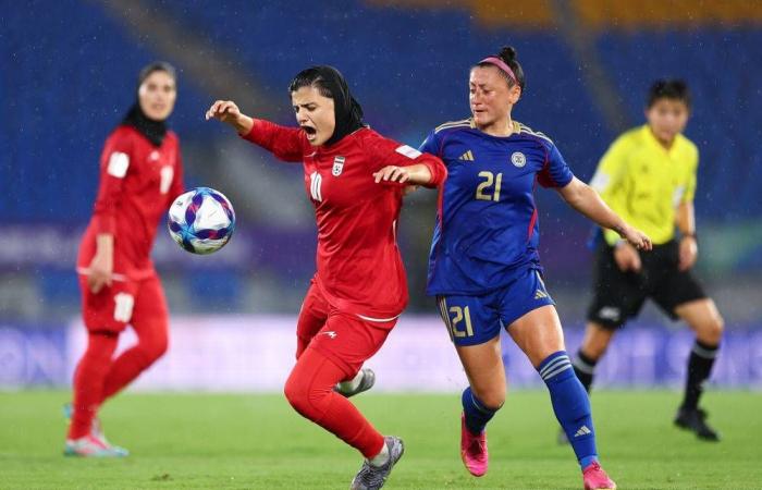 بعد
      رفض
      النشيد...
      هل
      لاعبات
      منتخب
      إيران
      في
      خطر
      عند
      العودة
      لطهران؟