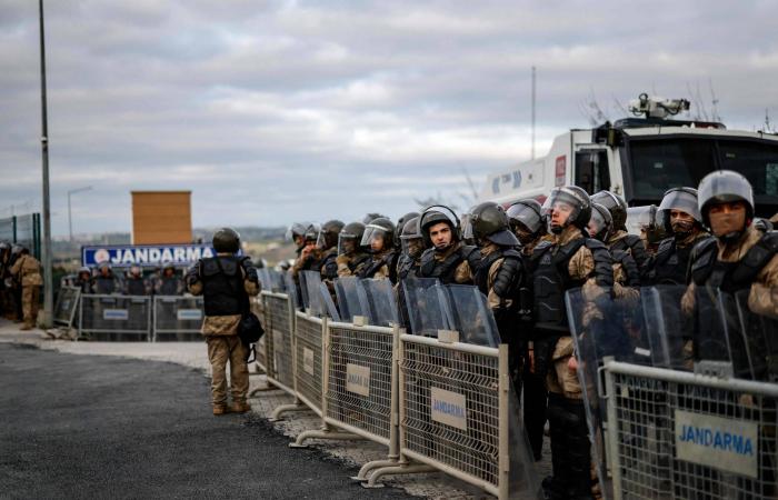 ارتفاع
      وتيرة
      القصف
      على
      إسرائيل
      مع
      بدء
      عهد
      المرشد
      الثالث