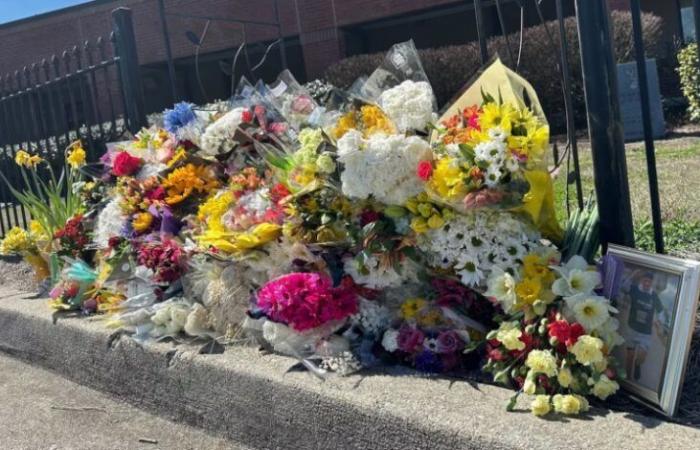 مقلب
      طلابي
      يتحول
      إلى
      مأساة..
      مقتل
      معلم
      وتوجيه
      تهمة
      القتل
      لمراهق