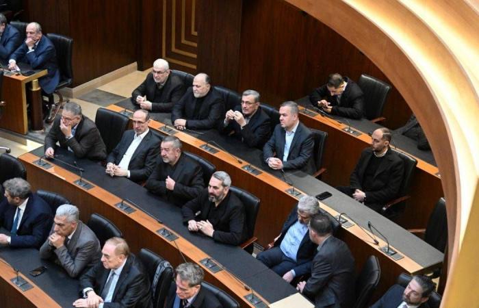 لبنان:
      استحقاقات
      تشريعية
      معلّقة
      بين
      الحرب
      والتسويات
      السياسية