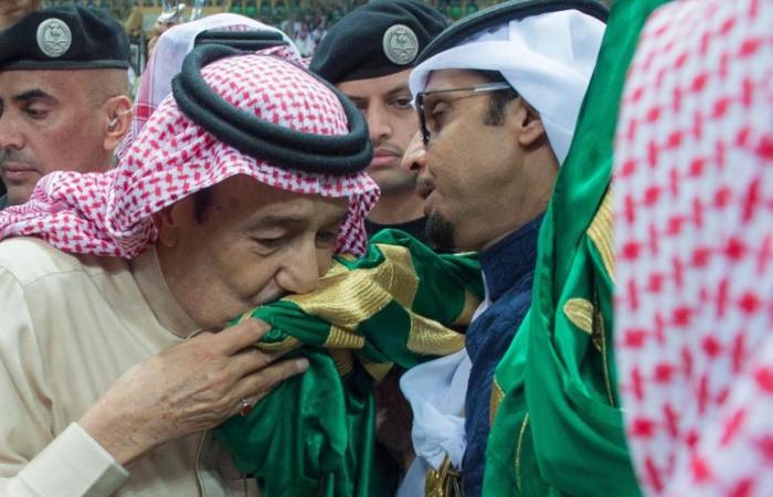 قطر
      تتصدى
      لـ5
      صواريخ
      باليستية
      قادمة
      من
      إيران