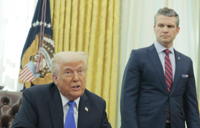 بعد تحذيره لطهران من زرع ألغام في مضيق هرمز.. ترامب يعلن تدمير زوارق وسفن إيرانية