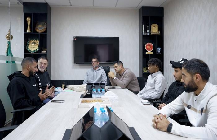 غالتييه:
      لاعبو
      نيوم
      يركزون
      فقط
      أمام
      الفرق
      الكبرى