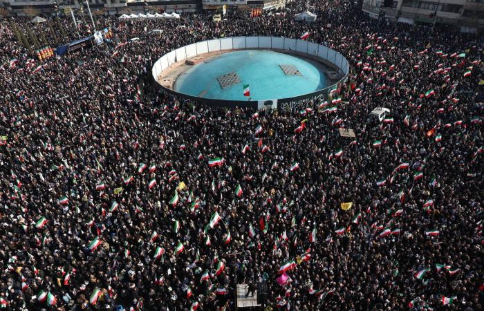 امتحان
      ترمب
      الصعب:
      هل
      يكفي
      «النجاح
      العسكري»
      وحده
      لإنهاء
      الحرب؟