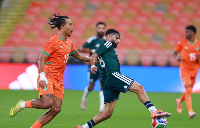 مصادر:
      «الآسيوي»
      يجتمع
      الأربعاء
      مع
      الاتحادات
      الخليجية
      لبحث
      مواعيد
      «النخبة»
      و«أبطال
      2»