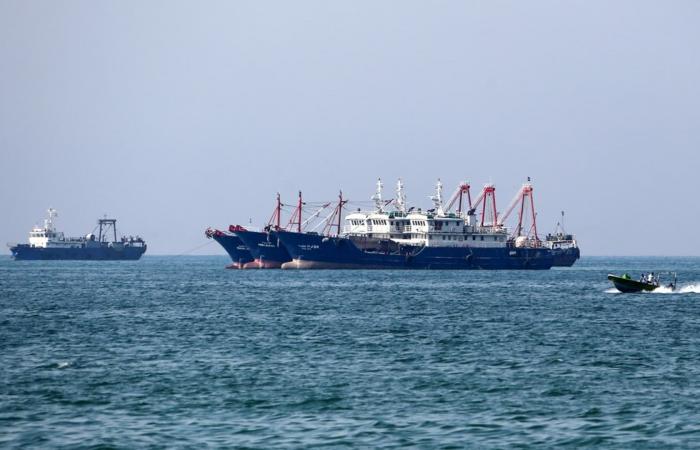 مسؤول أمريكي يحذف منشورًا حول مرافقة قوة بحرية لناقلة نفط عبر مضيق هرمز