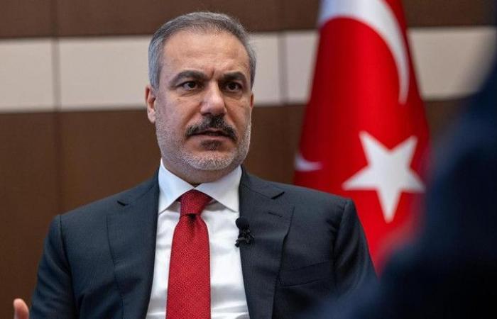 وزير الخارجية التركي يؤكد لنظيره الإيراني رفض انتهاك المجال الجوي التركي