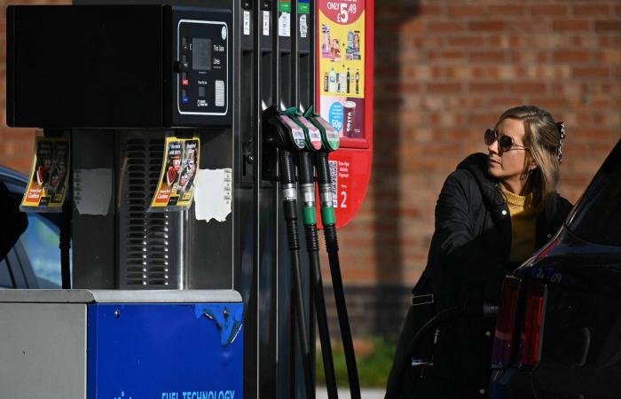 امتحان
      ترمب
      الصعب:
      هل
      يكفي
      «النجاح
      العسكري»
      وحده
      لإنهاء
      الحرب؟