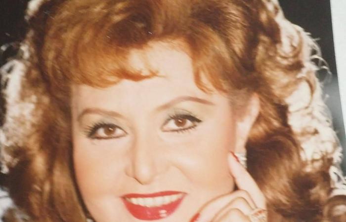 الفنانة
      ليلى
      طاهر
      للواجهة
      بعد
      غياب
      12
      عاماً
      عن
      الظهور
      الفني