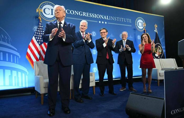 وزارة
      الطاقة
      الأميركية
      تحمّل
      موظفين
      مسؤولية
      منشور
      خاطئ
      عن
      مرافقة
      بحرية
      بمضيق
      هرمز