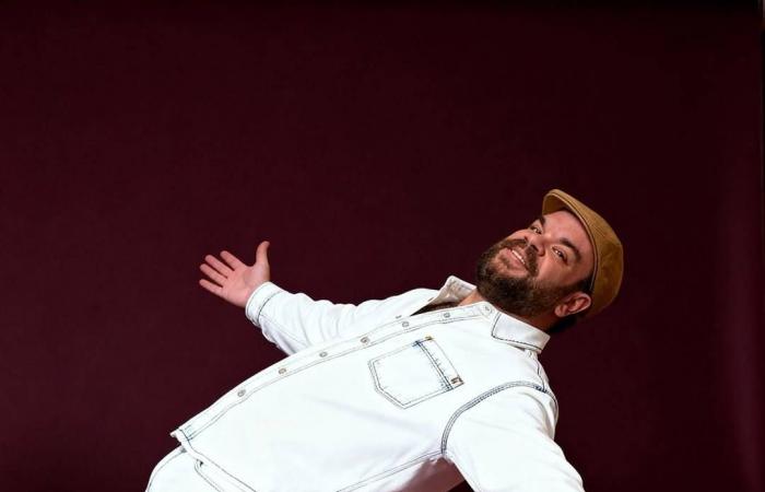 محمد
      عبد
      الرحمن:
      «المتر
      سمير»
      يعتمد
      على
      كوميديا
      الموقف