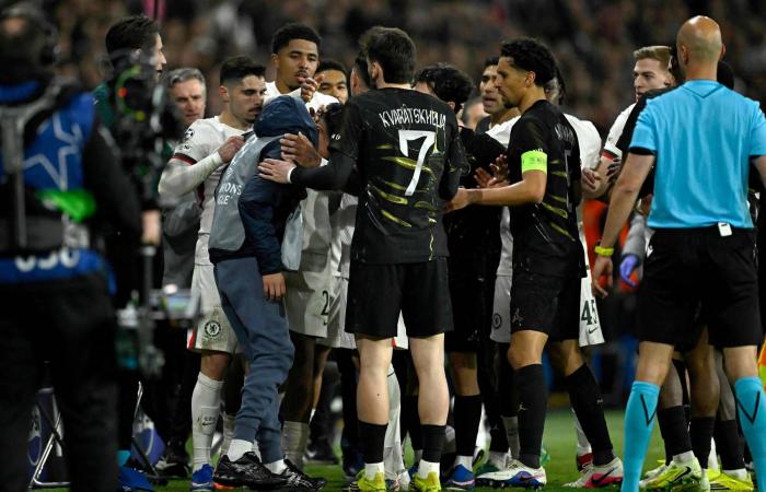 نيتو
      يعتذر
      من
      دفع
      جامع
      الكرات
      في
      هزيمة
      تشيلسي
      أمام
      سان
      جيرمان