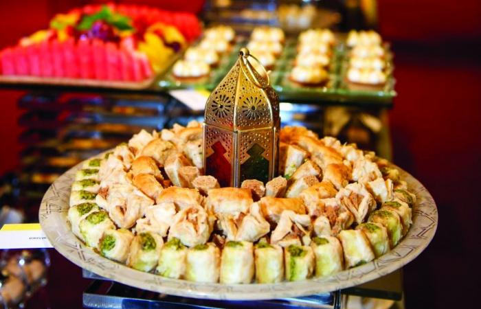 الإفراط في تناول الحلويات الرمضانية يؤدي لعسر الهضم