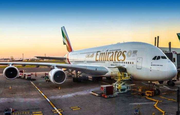 الإمارات تعلن عودة الطيران تدريجياً